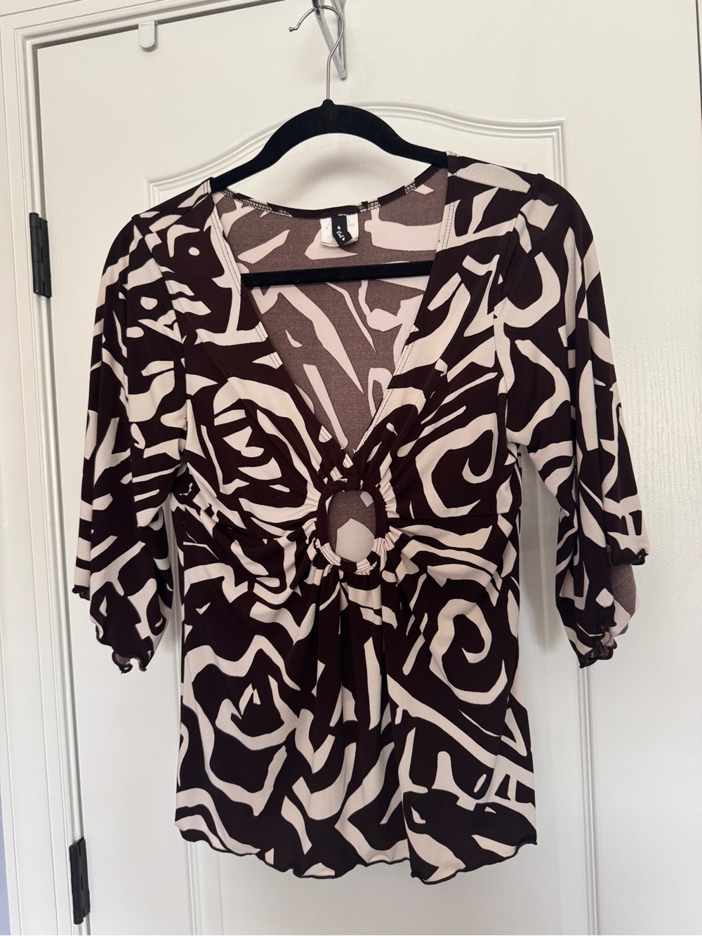 Keyhole Twist Blouse in Brown & Cream. Nice coverage for arms.